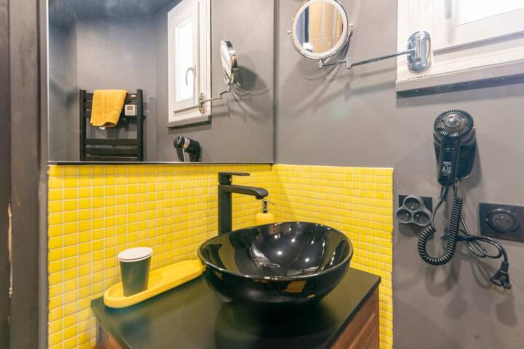 Black & Y'Hello T2 : Wifi/Parking/ 5' Centre-Ville Angouleme Luaran gambar
